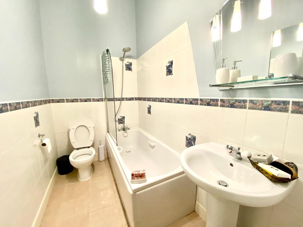 Serviced Accommodation Moray Lesmurdie House, Elgin - Free Parking, Free Wifi Buitenkant foto